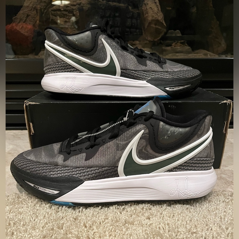 Size 11 - Nike Kyrie 8 Orca - DJ6017-001‼️ BRAND NEW SIZE 11‼️ NO XOX‼️